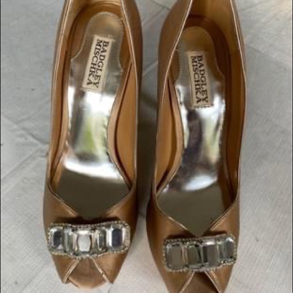 Gold nude pump heels Badgley Mischka bridal - Picture 10 of 10